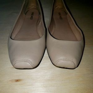 Nude ballet flats